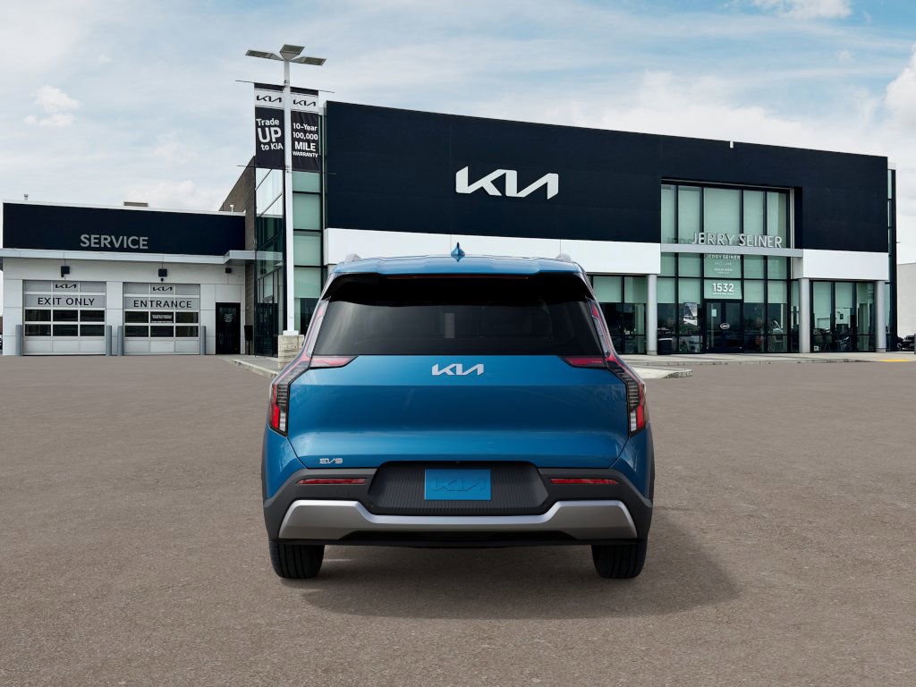 2026 Kia EV9 Wind photo 2