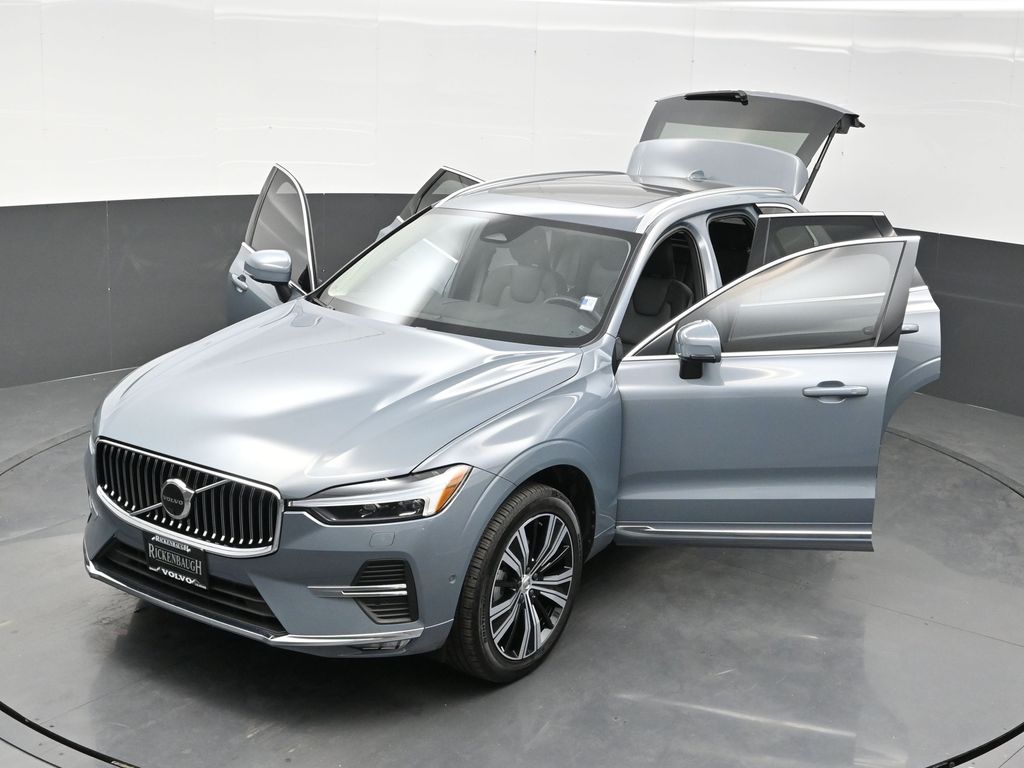 2023 Volvo XC60 B5 Plus photo 36