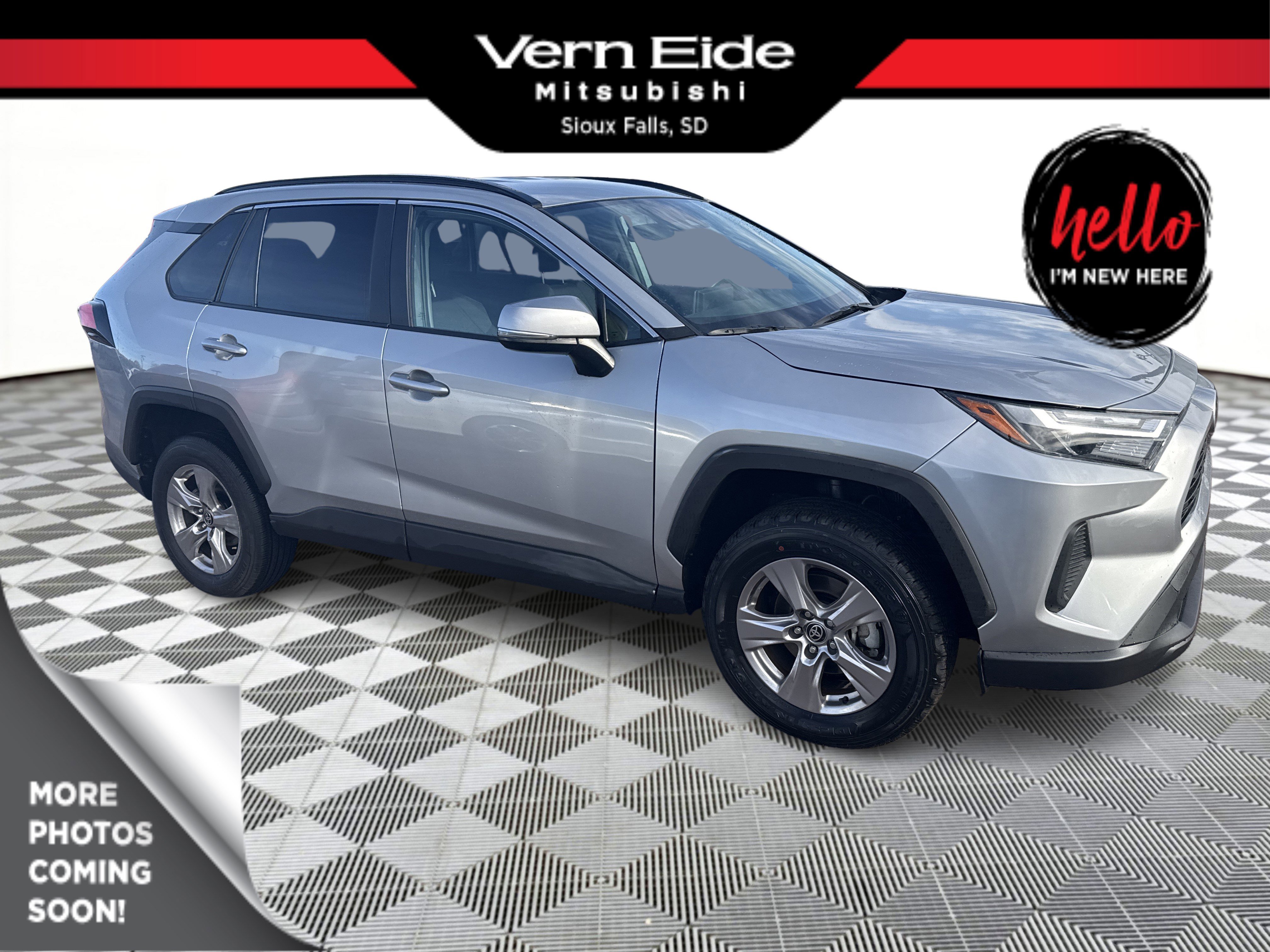 2025 Toyota RAV4 XLE's photo