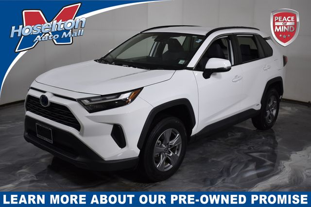 2022 Toyota RAV4 XLE's photo