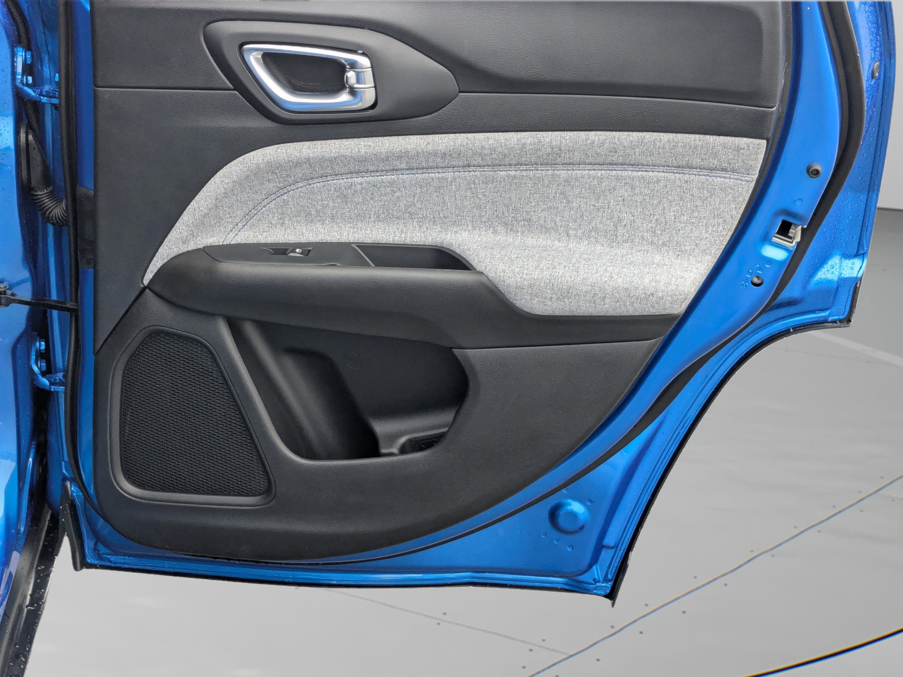 2025 Jeep Compass Latitude photo 37