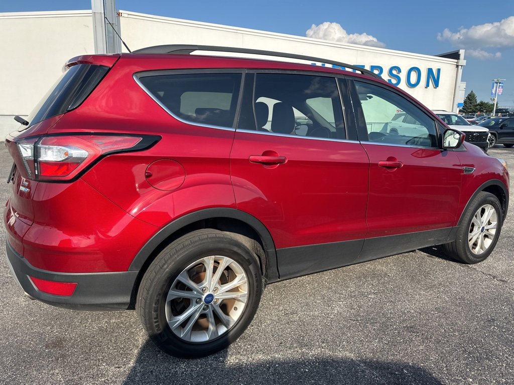 Used 2018 Ford Escape SE with VIN 1FMCU9GD0JUC75338 for sale in Merrillville, IN