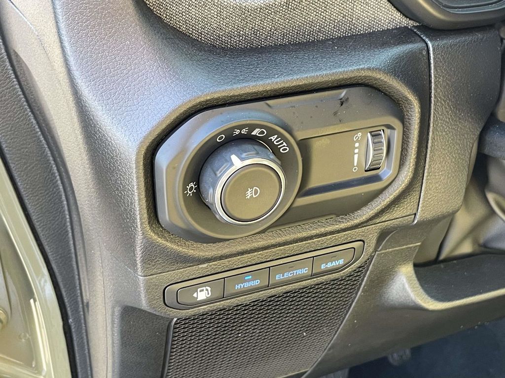 2025 Jeep Wrangler Willys 4xe photo 25