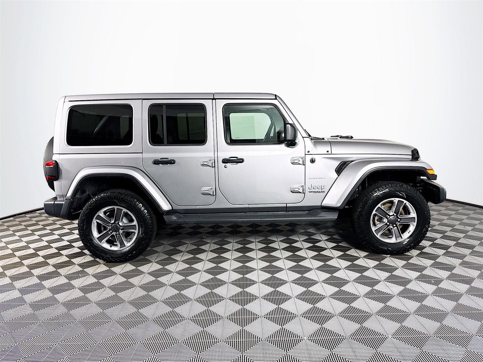 2020 Jeep Wrangler Unlimited Sahara photo 7
