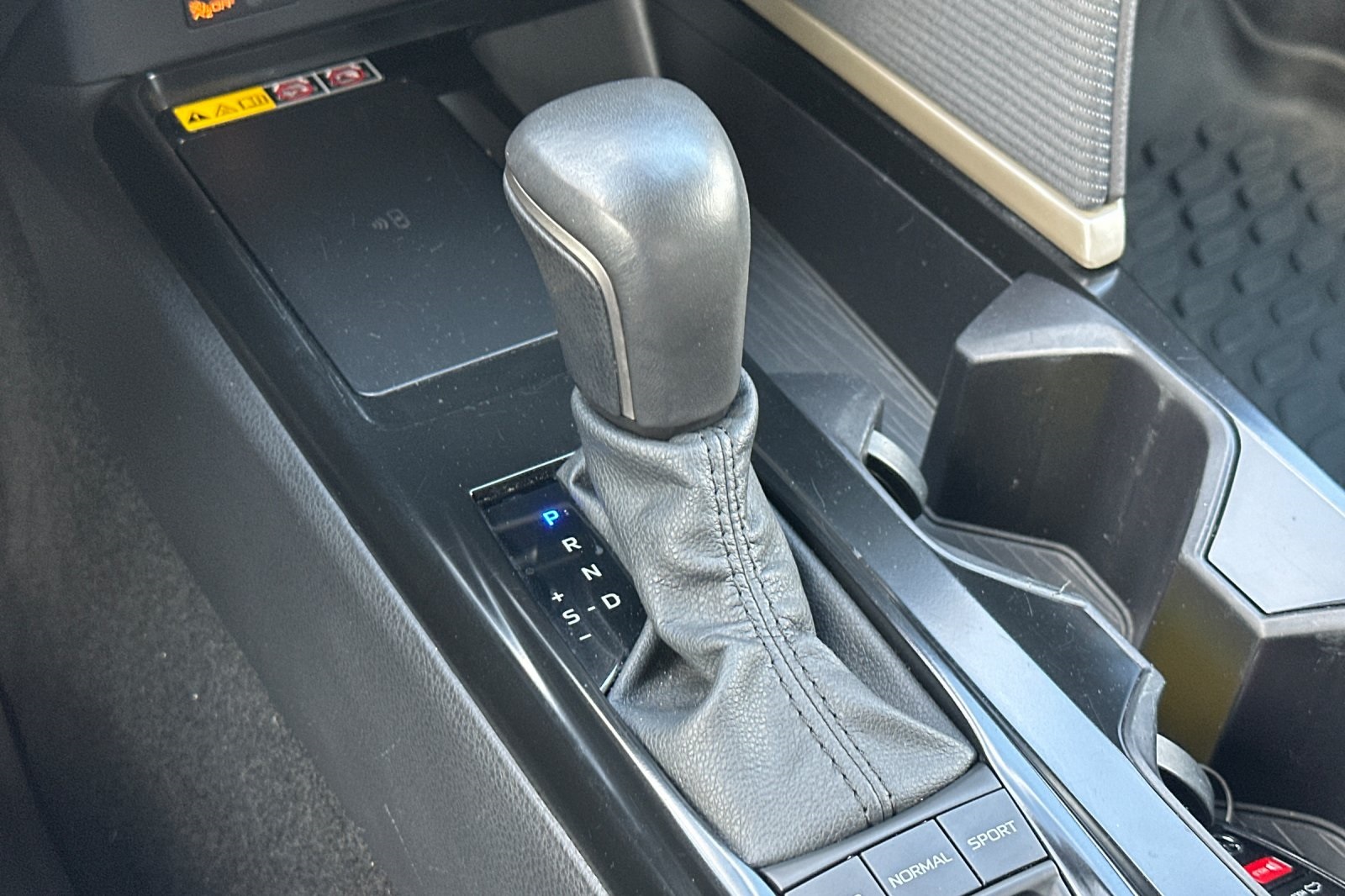 2025 Toyota Camry SE photo 24