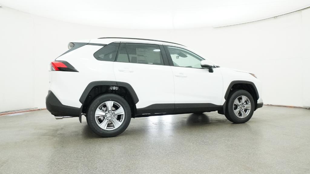 2025 Toyota RAV4 XLE photo 23