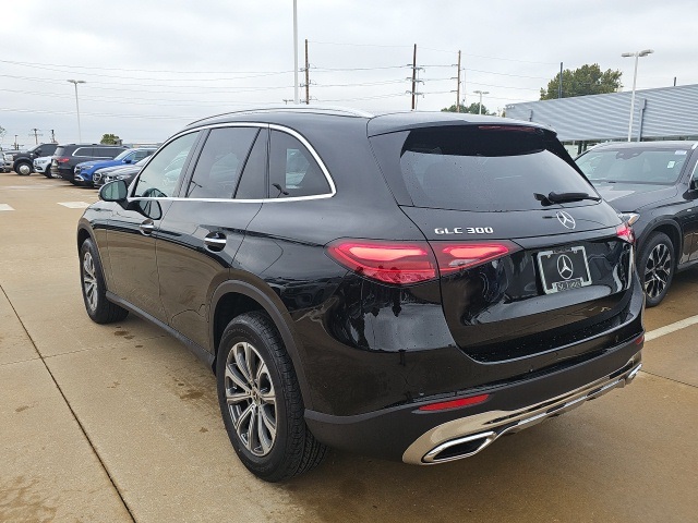 2026 Mercedes Benz GLC 300 4MATIC photo 4