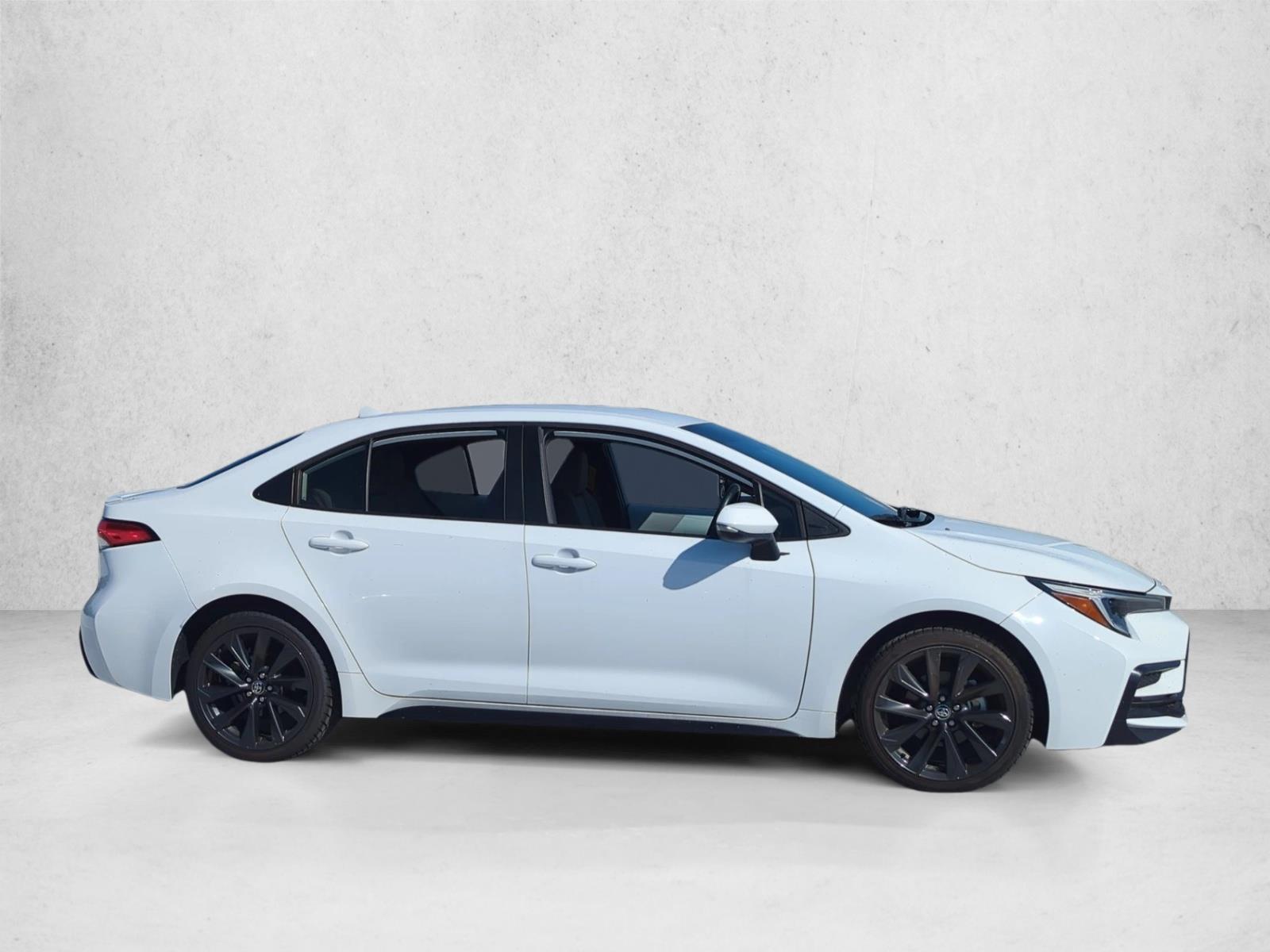 2023 Toyota Corolla SE photo 4