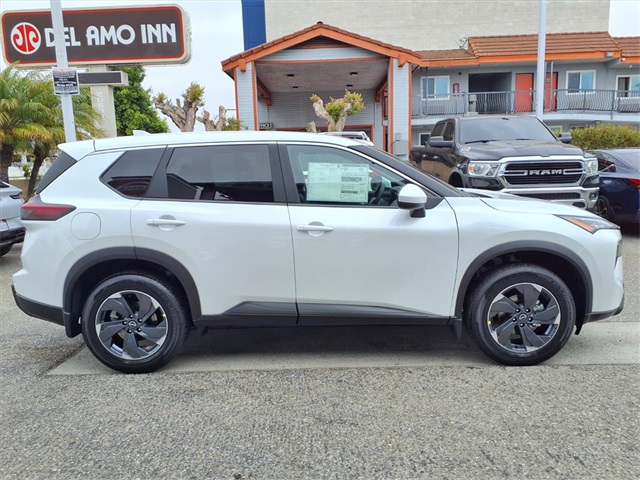 2026 Nissan Rogue SV photo 3