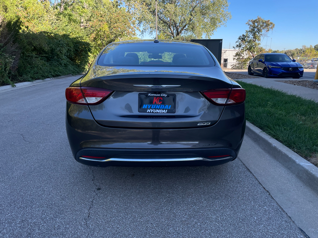 2015 Chrysler 200 Limited photo 4