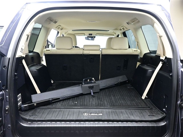 2020 Lexus GX 460 Luxury photo 22