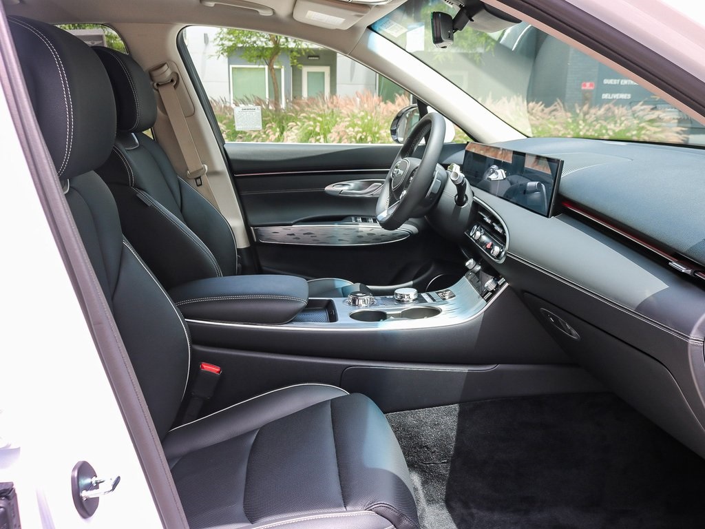 2026 Genesis Electrified GV70 photo 13
