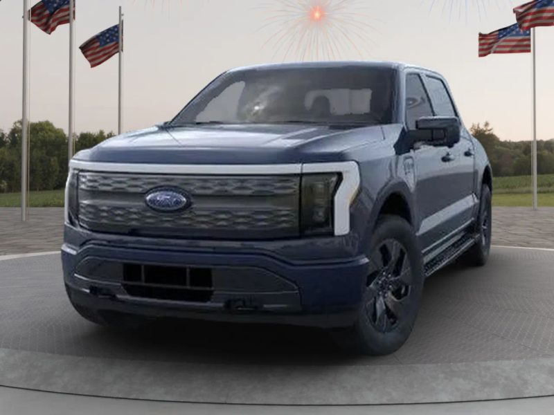 2023 Ford F-150 Lightning Lariat photo 2