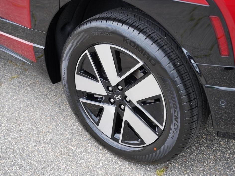 2026 Hyundai Ioniq SEL photo 13