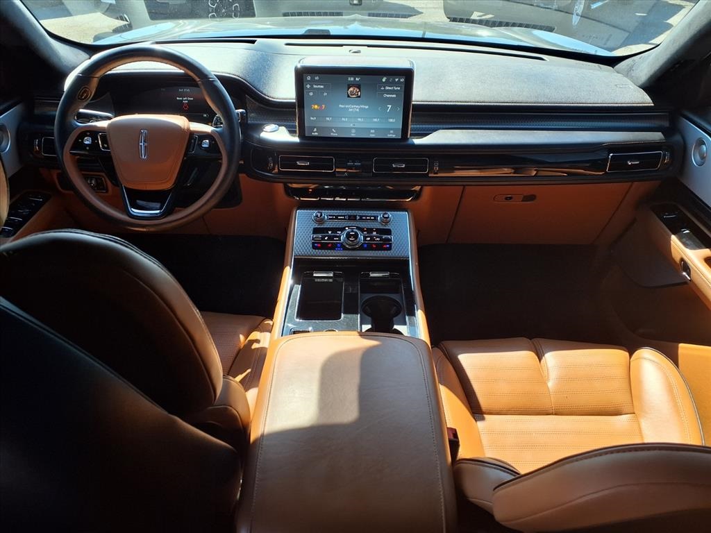 2022 Lincoln Aviator Black Label photo 3