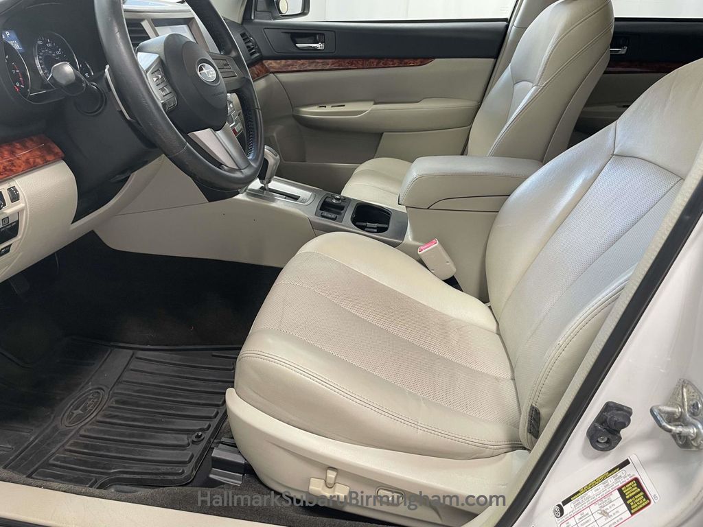 2011 Subaru Outback 3.6R photo 11