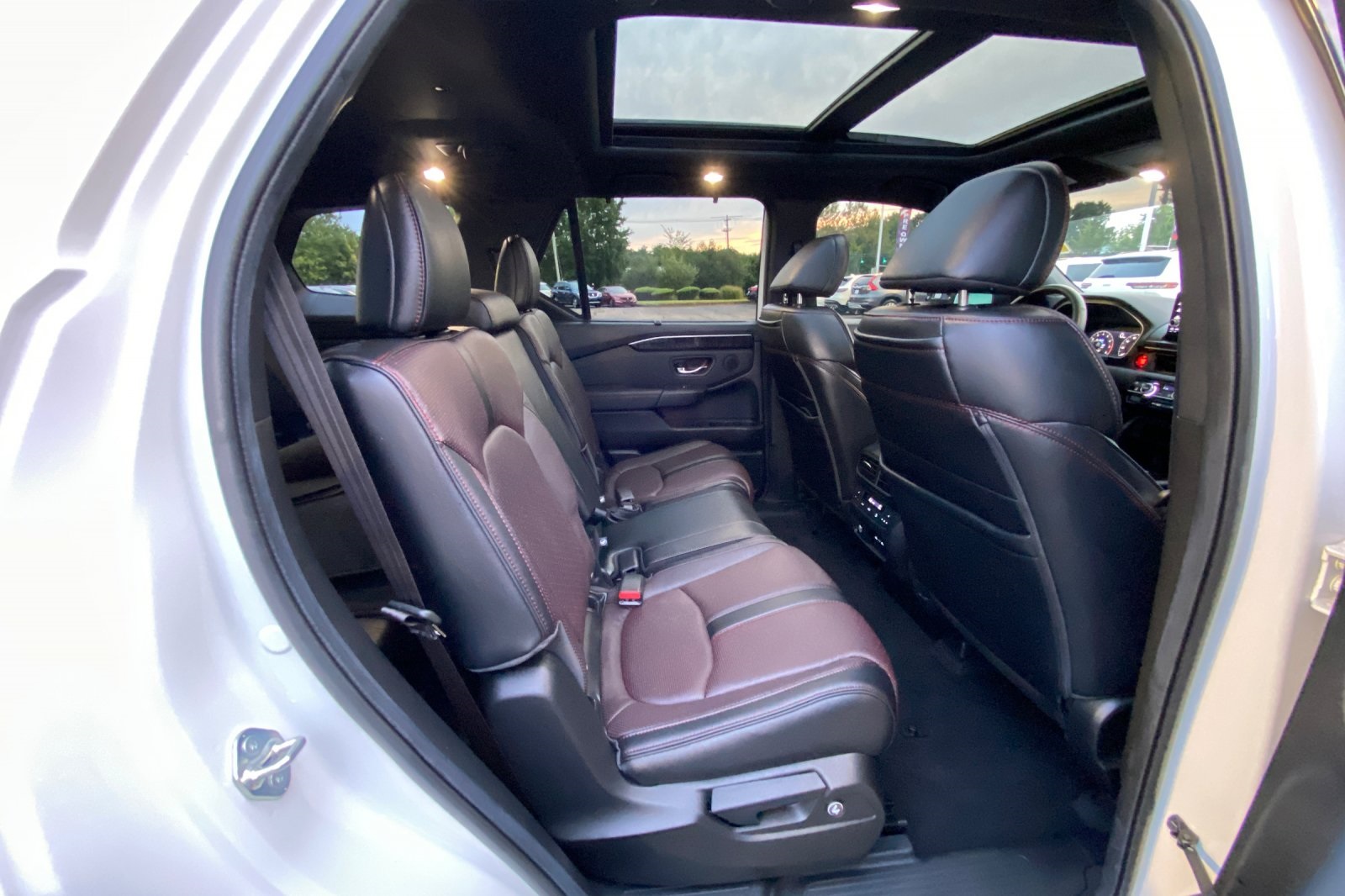 2025 Honda Pilot Black Edition photo 14