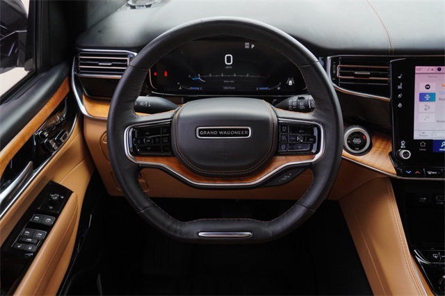 2023 Jeep Grand Wagoneer III photo 16