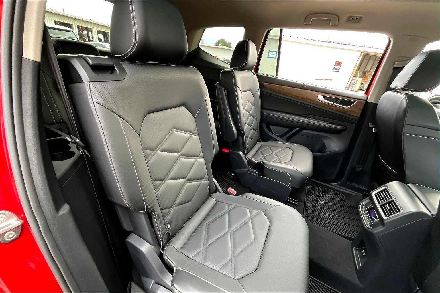 2024 Volkswagen Atlas SE Technology photo 19