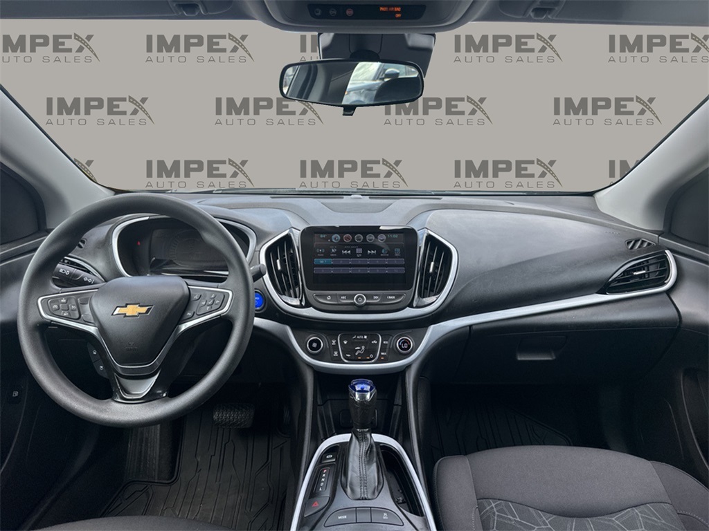 2018 Chevrolet Volt LT photo 11