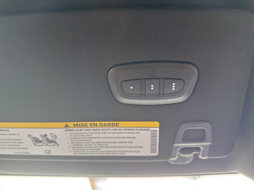 2022 Jeep Grand Cherokee Overland photo 16
