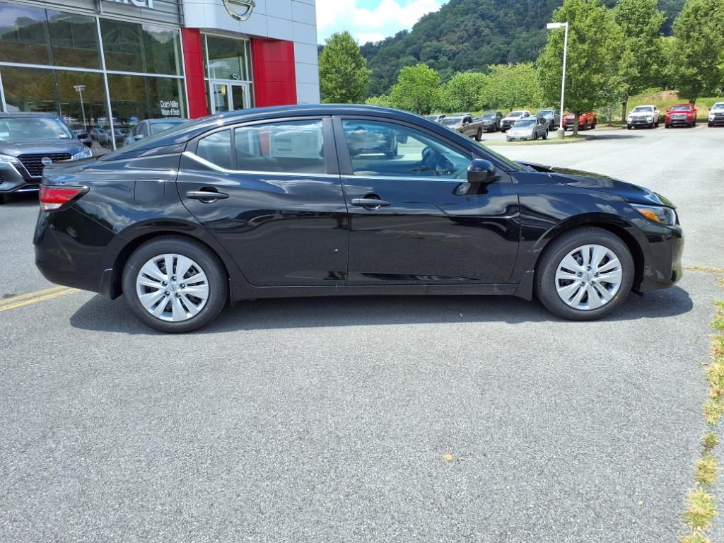 2025 Nissan Sentra S photo 2