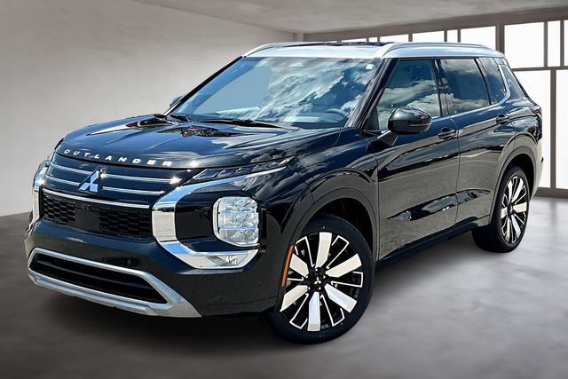 2025 Mitsubishi Outlander SEL photo 2