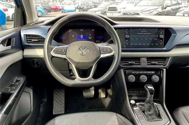 2023 Volkswagen Taos SE photo 5
