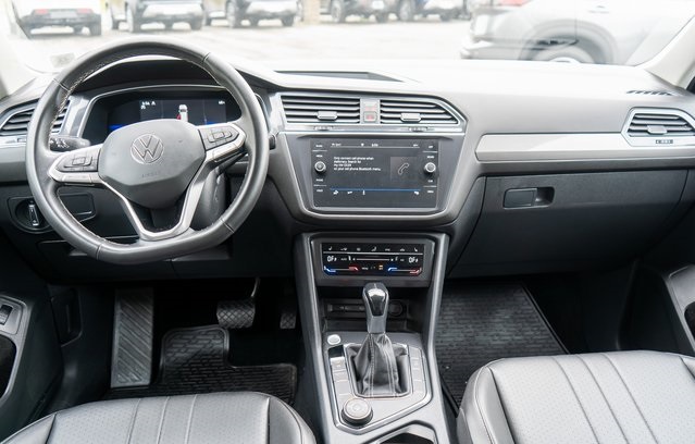 2022 Volkswagen Tiguan SE photo 11