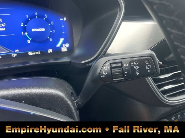 2022 Ford Escape Titanium photo 28
