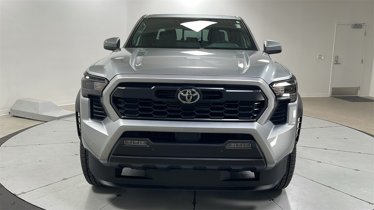 2024 Toyota Tacoma TRD photo 2