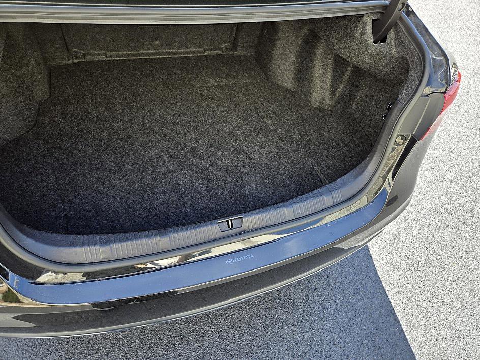 2018 Toyota Avalon Limited photo 16