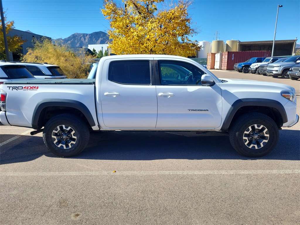 2020 Toyota Tacoma TRD Off-Road photo 3