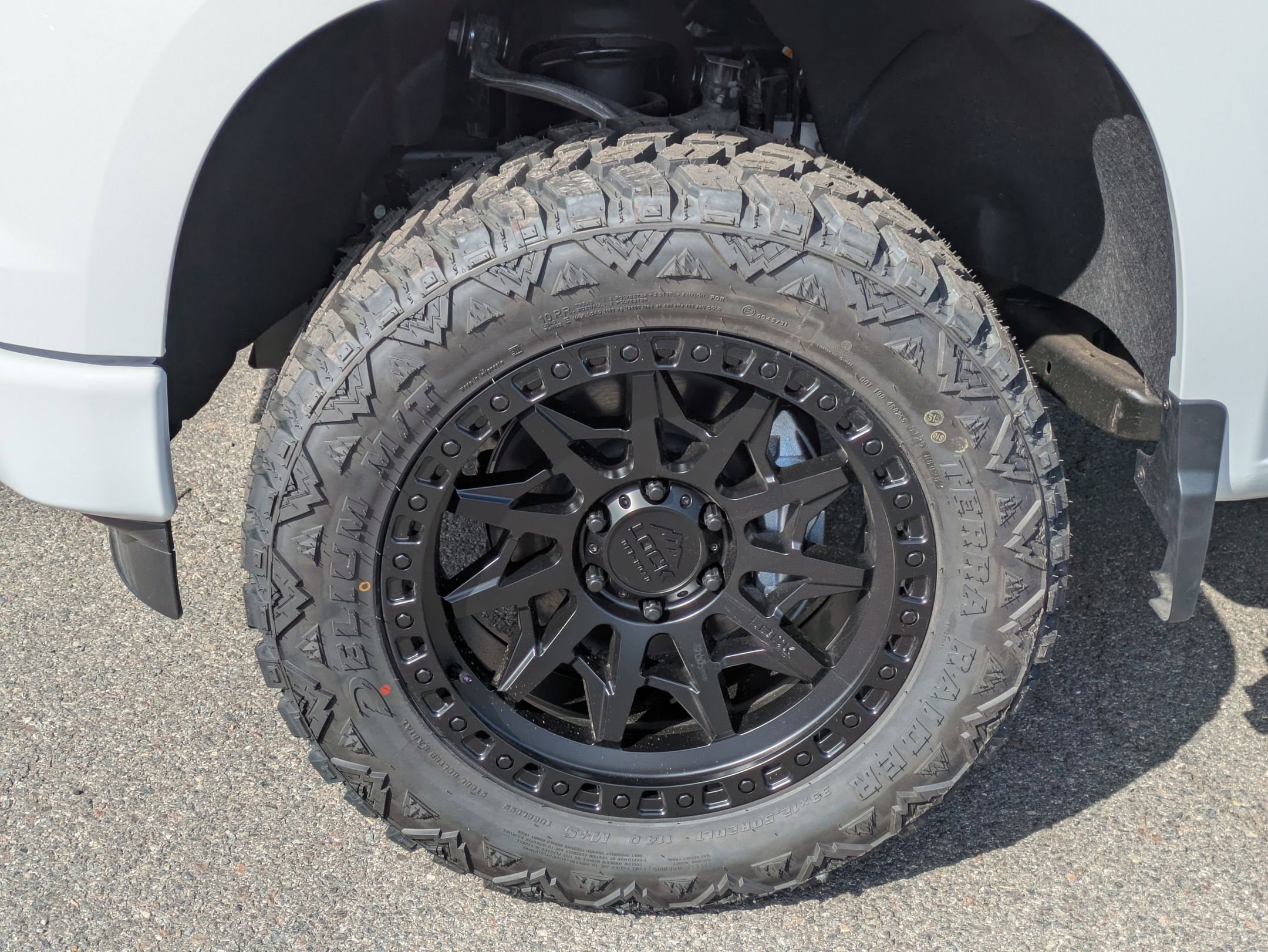 2025 Chevrolet Silverado 1500 Custom photo 9