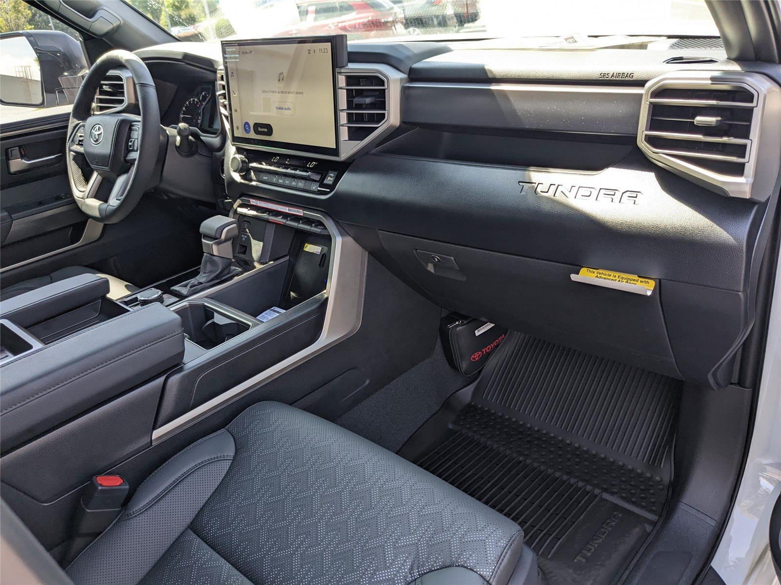 2025 Toyota Tundra SR5 CrewMax photo 5