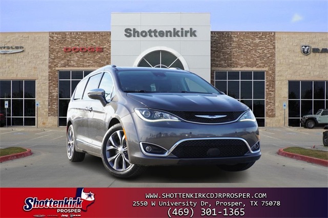 2020 Chrysler Pacifica Limited's photo