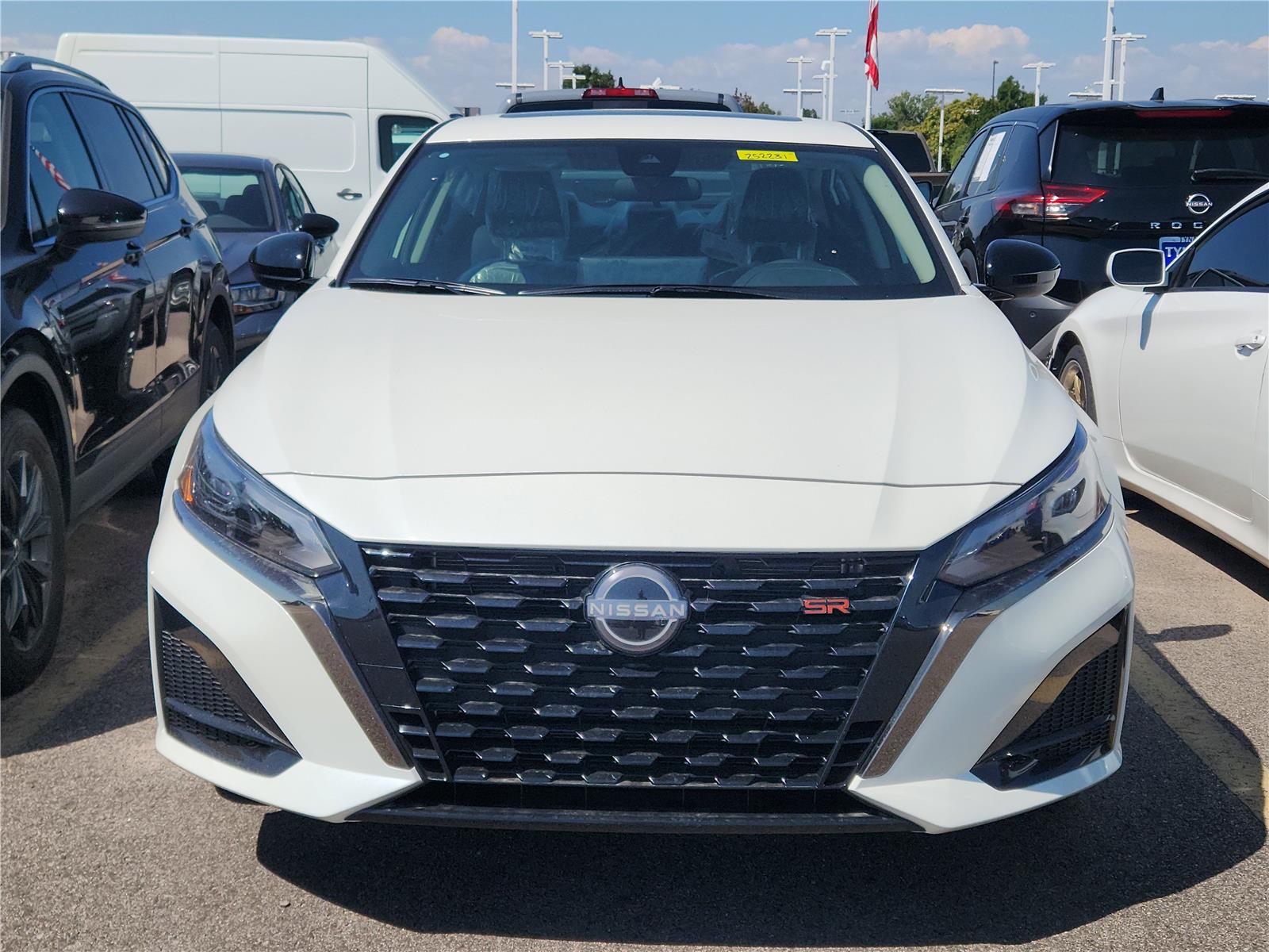 2025 Nissan Altima SR photo 2