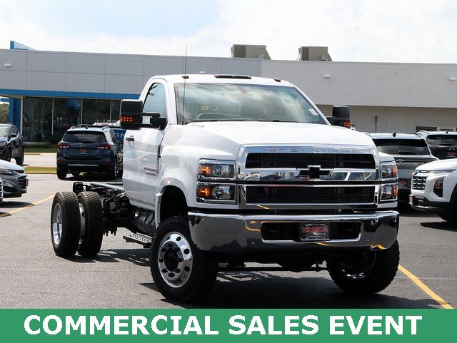 2024 Chevrolet Silverado 4500 Medium Duty Chassis Cab Work Truck's photo