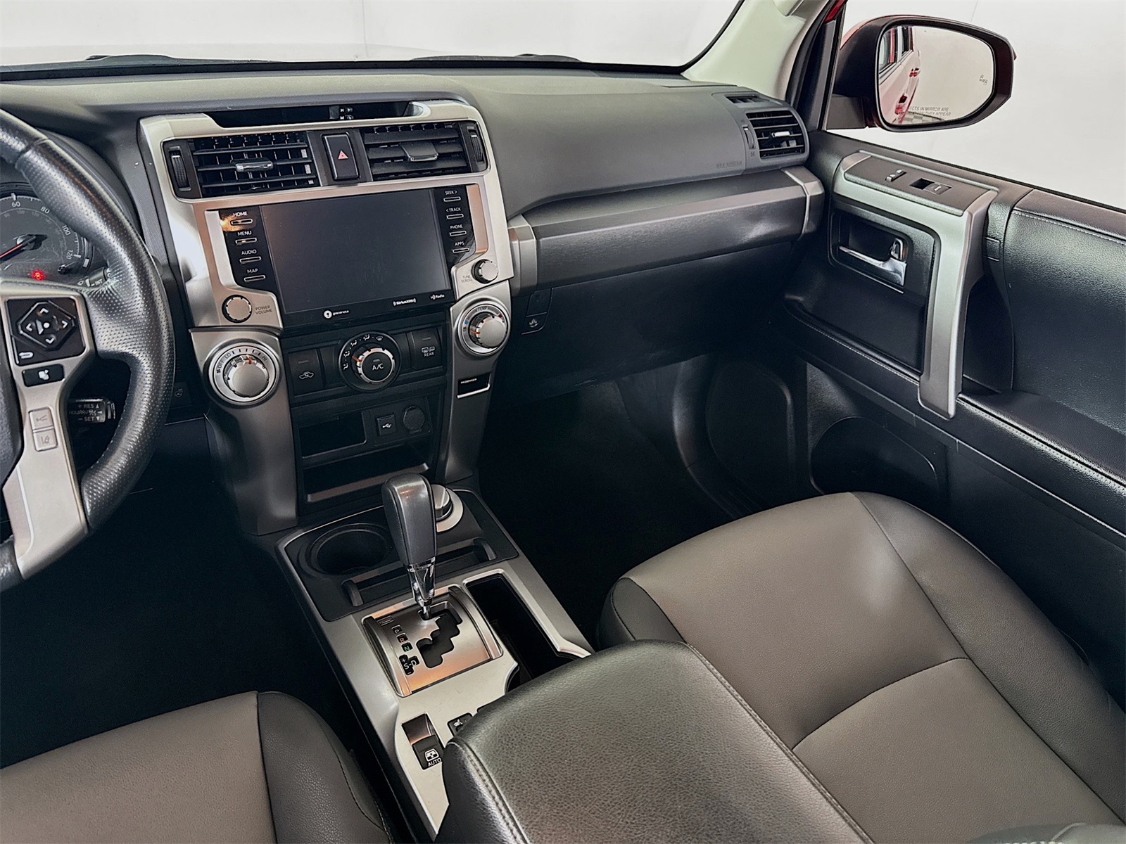 2024 Toyota 4Runner SR5 Premium photo 17