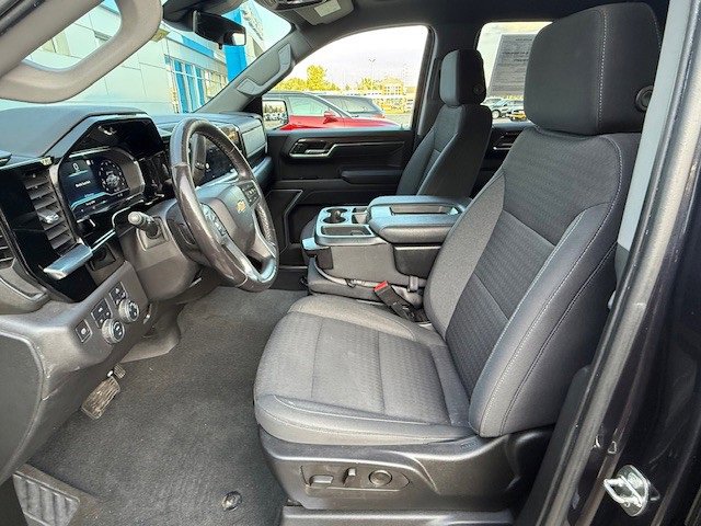 2022 Chevrolet Silverado 1500 LT photo 13