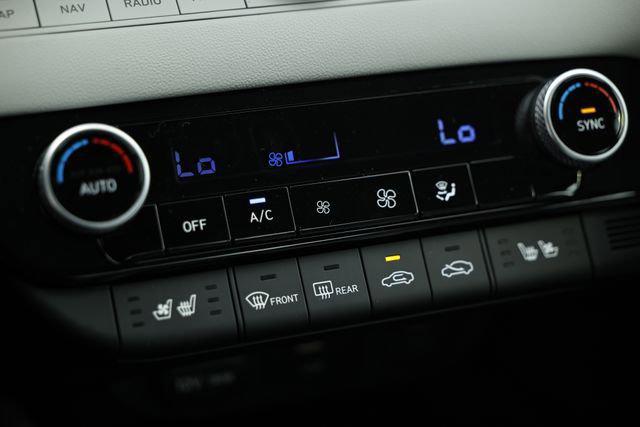 2025 Hyundai Elantra Limited photo 15