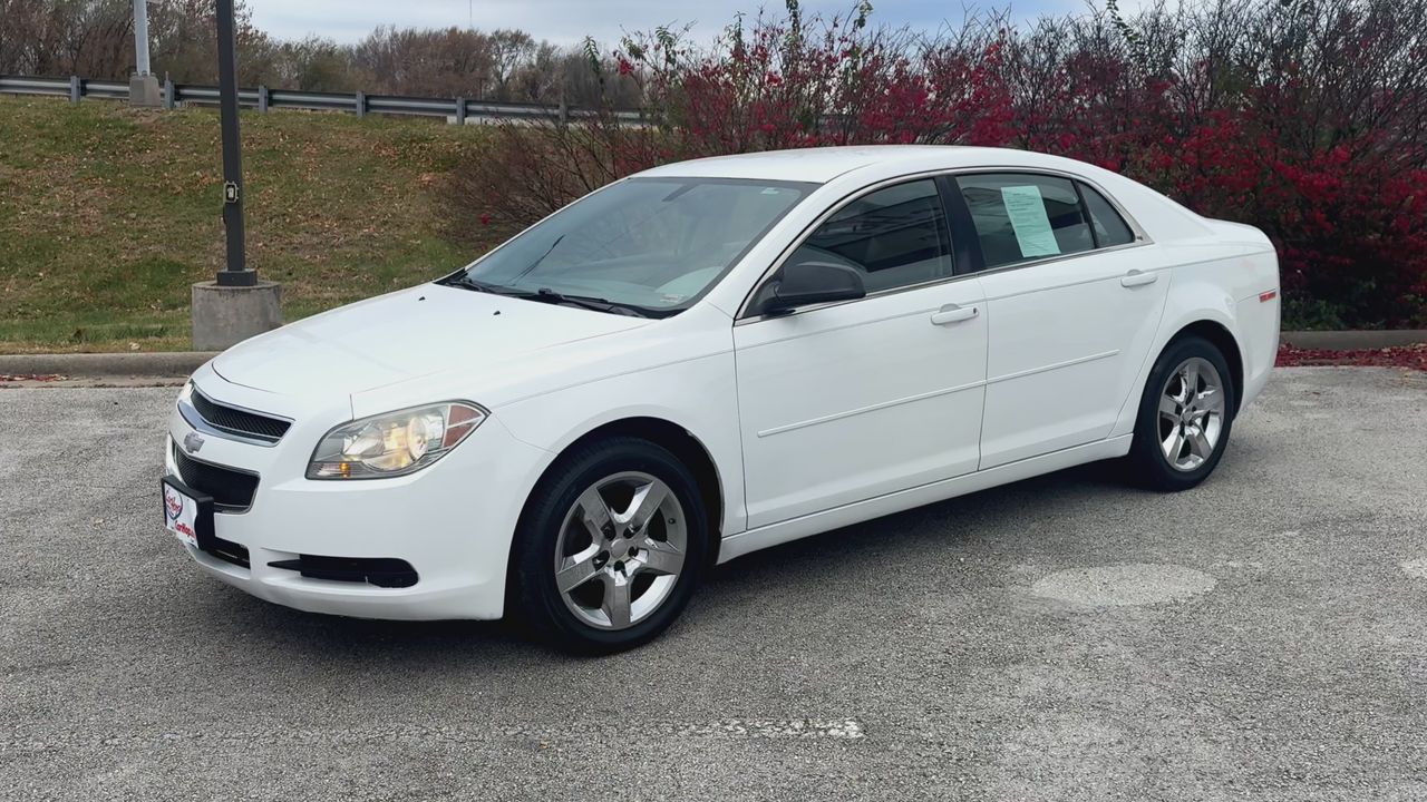 2011 Chevrolet Malibu LS photo 3