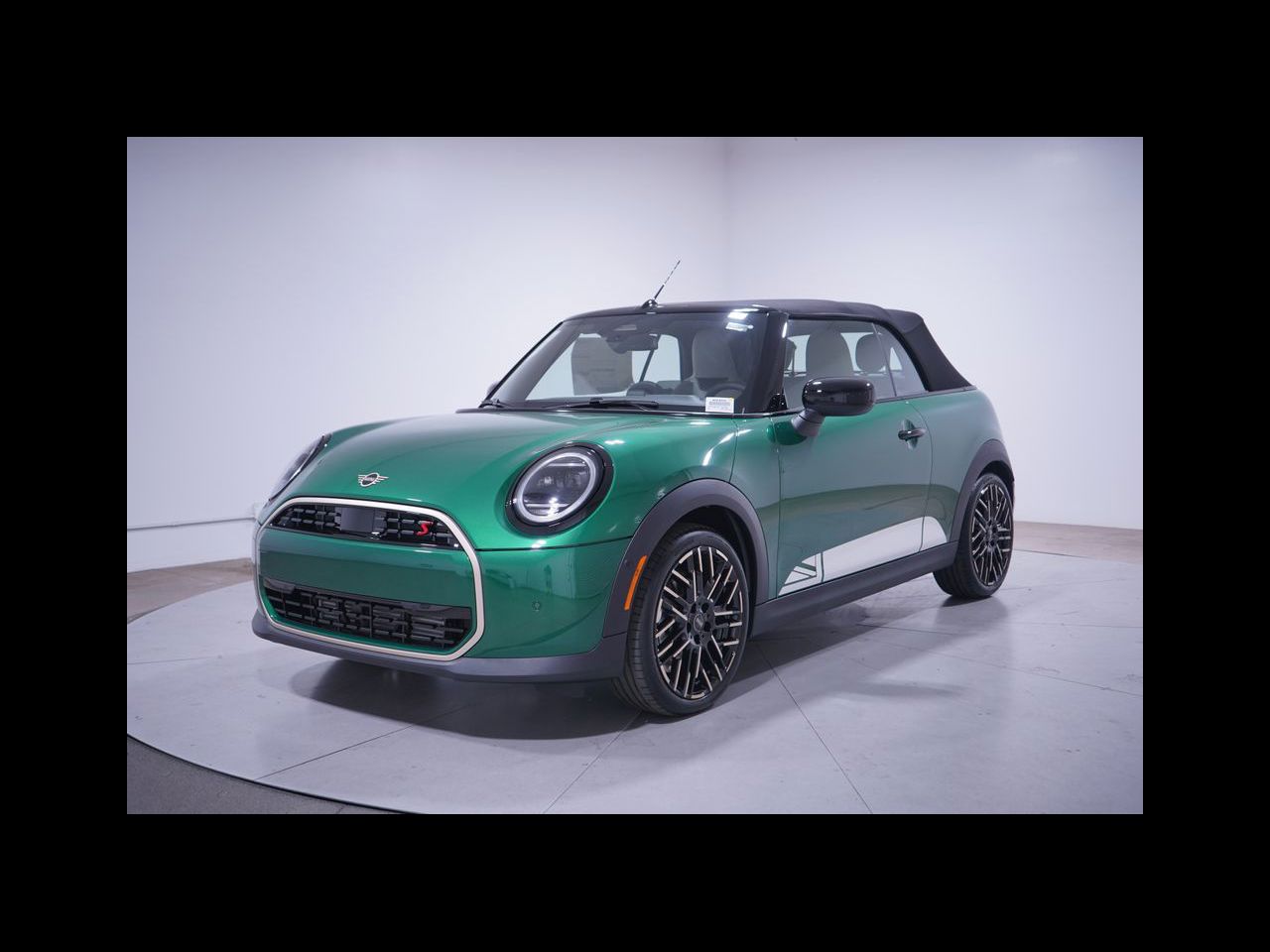 2026 MINI Convertible S's photo