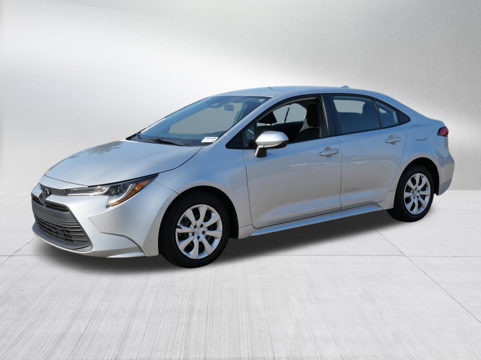 2023 Toyota Corolla LE photo 3