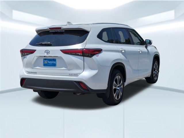 2023 Toyota Highlander XLE photo 3