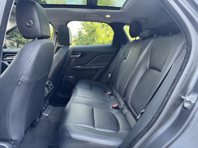 2018 Jaguar F-PACE Premium photo 15