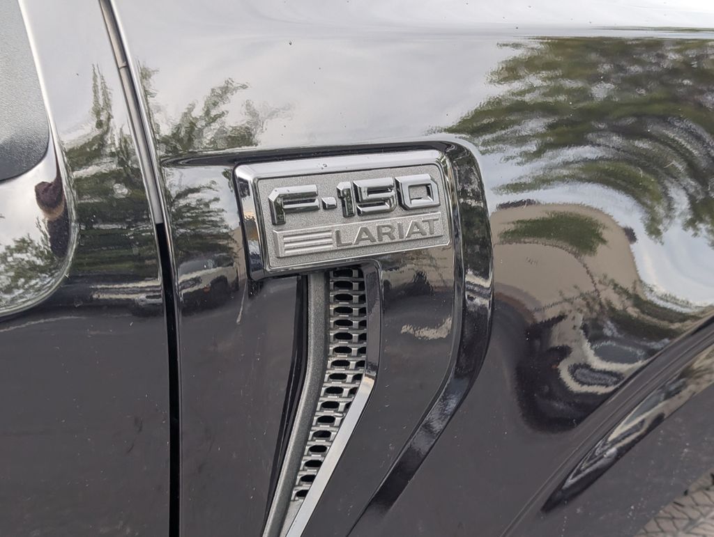 2025 Ford F-150 Lariat photo 16