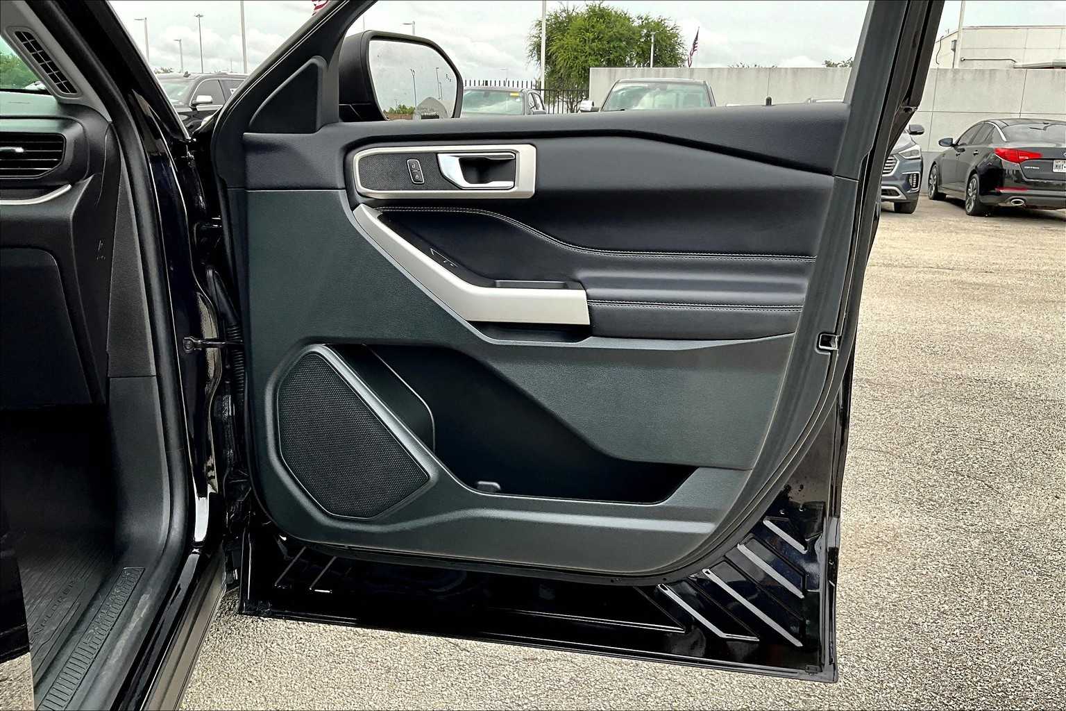 2024 Ford Explorer XLT photo 20