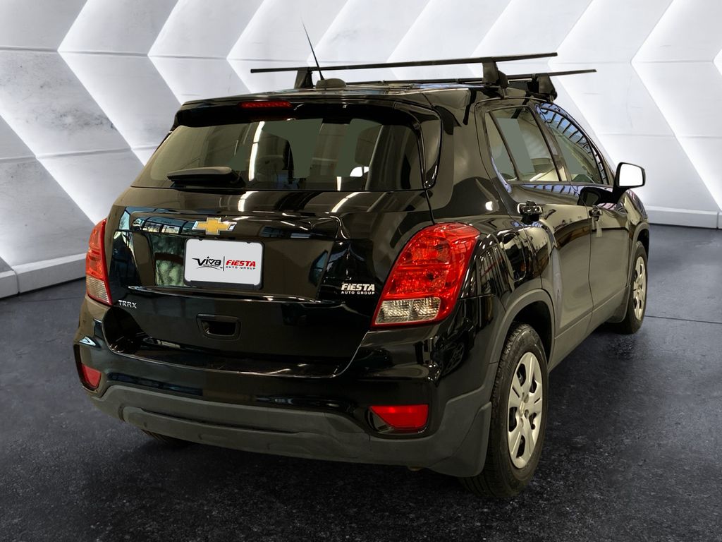 2017 Chevrolet Trax LS photo 4