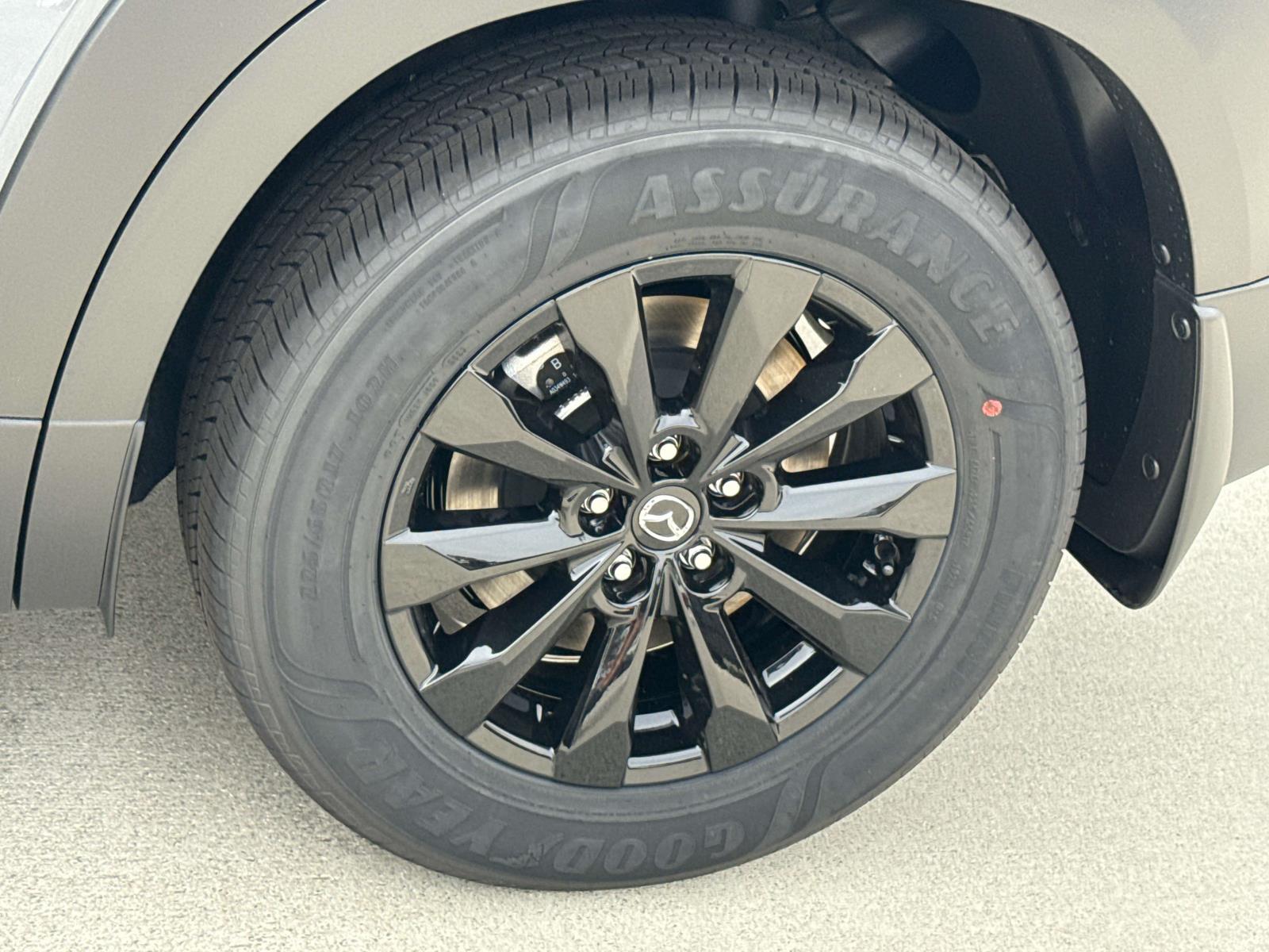 2025 Mazda CX-50 2.5 Select photo 10